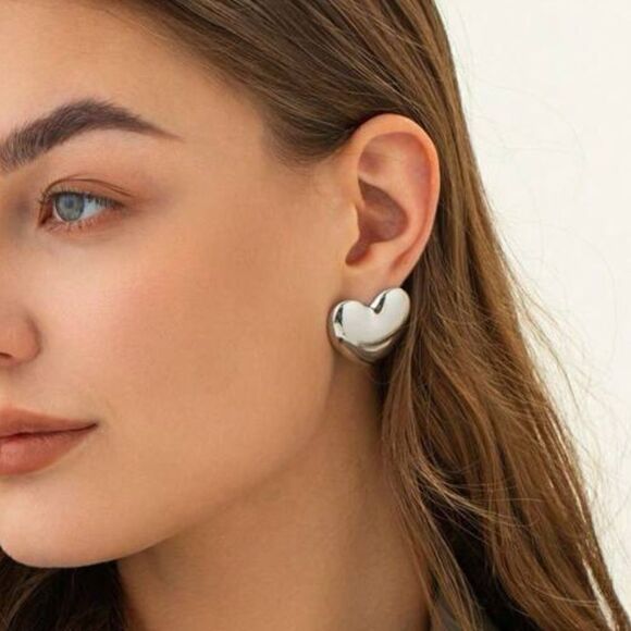 Silver heart stud earrings #1041 - Picture 1 of 4